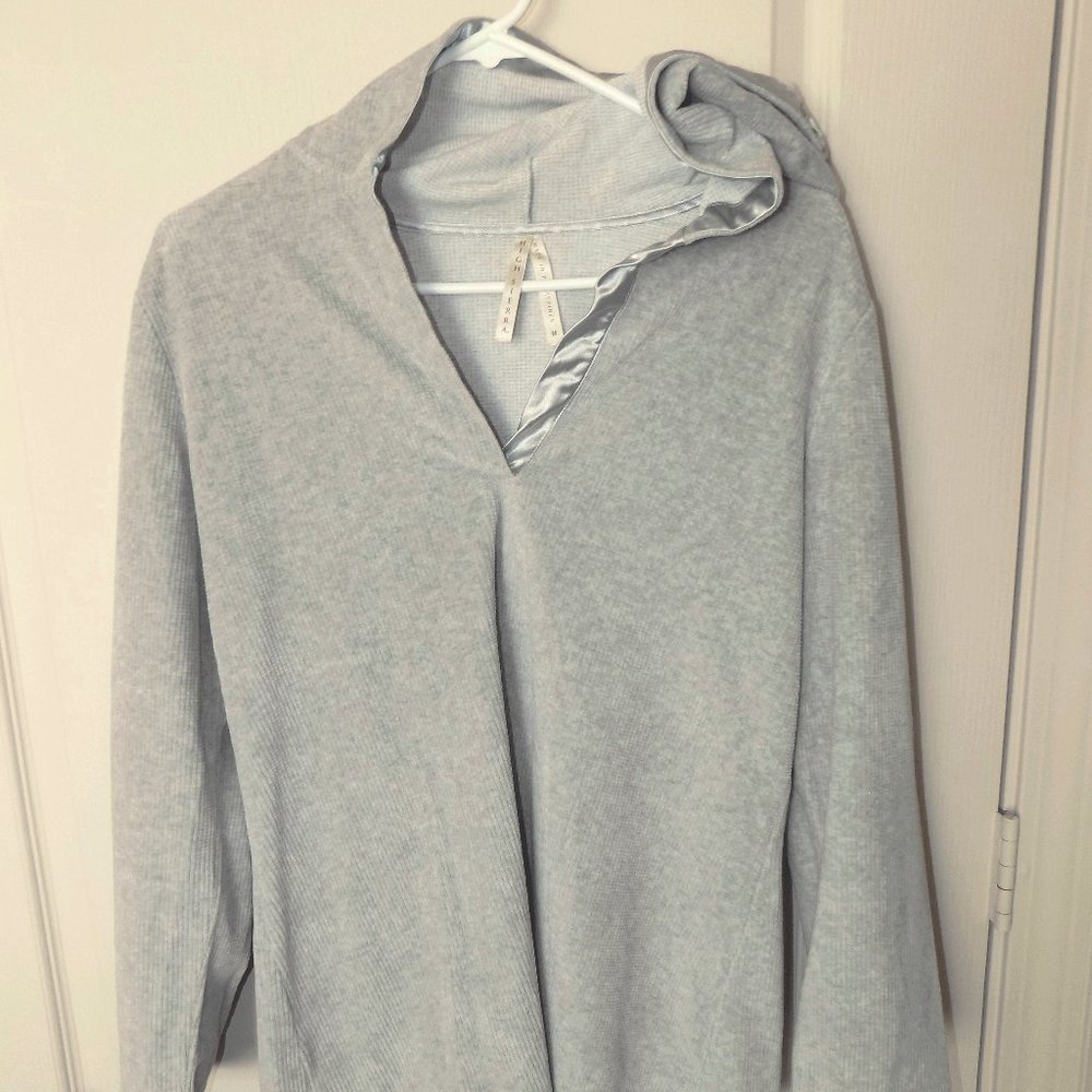 High Sierra® Women's Long Sleeve Hoodie. Very Soft